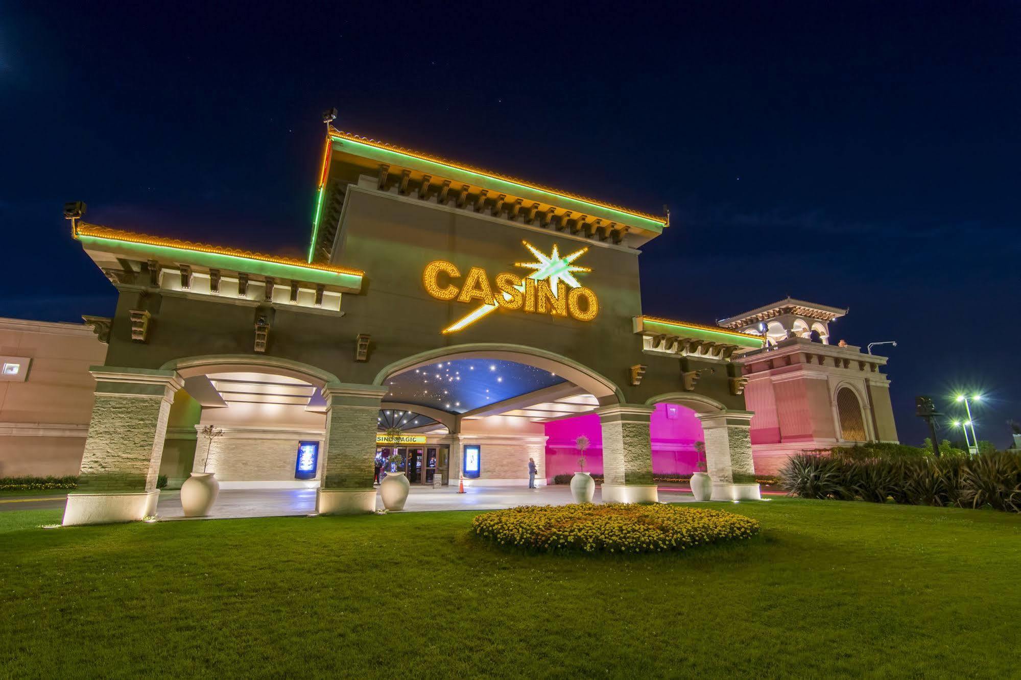 Hotel Casino Magic Neuquén Екстериор снимка
